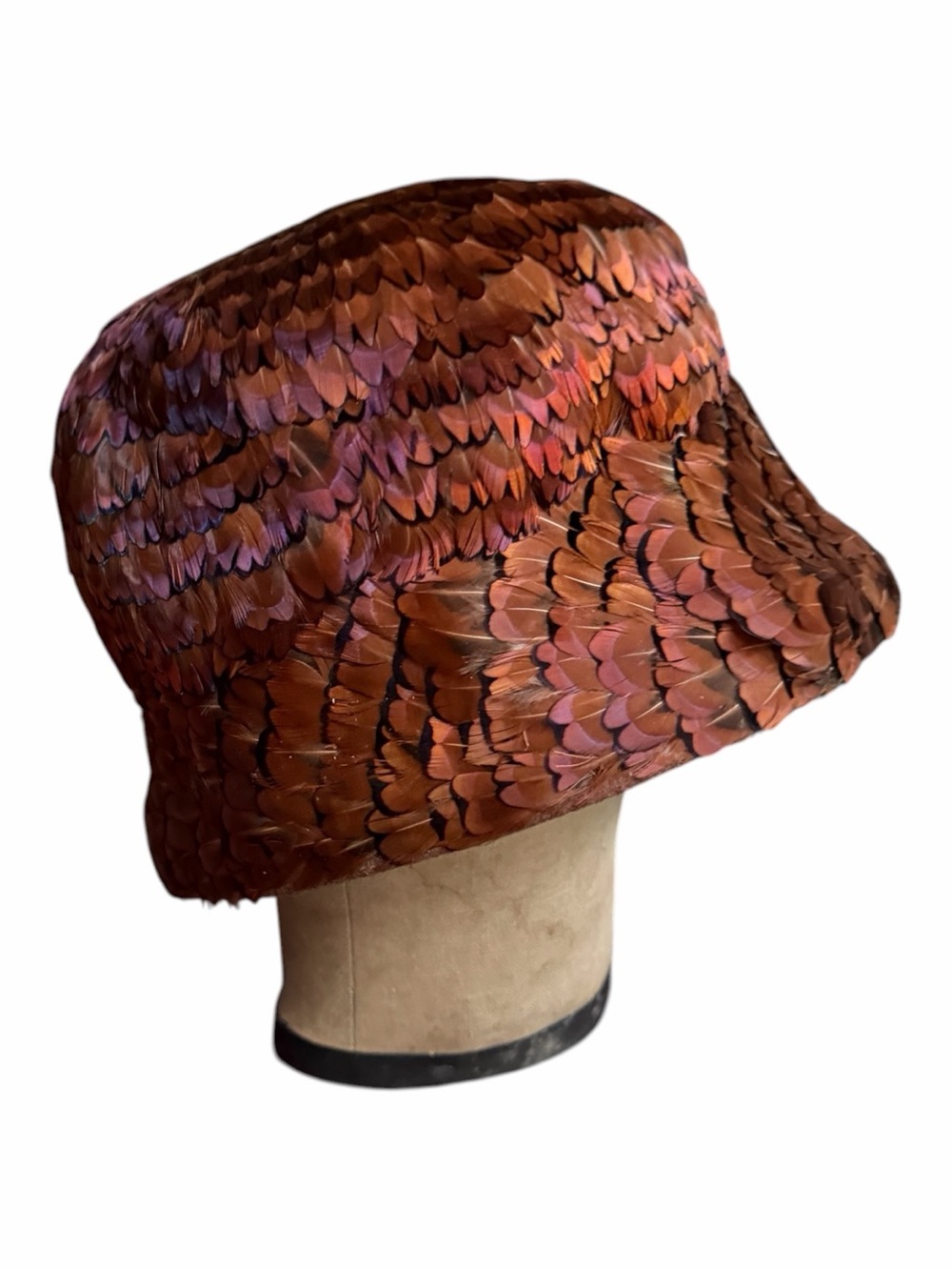 1950s/Early 60s Iridescent Pheasant Feathers Flowerpot Hat - Picture 1 of 6